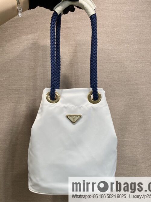 wsxc1748010550471_0_jpg-800x800emk2amfhbhw12959_20250625174017.jpg Prada new bucket bag 1BE082 catwalk model, white.