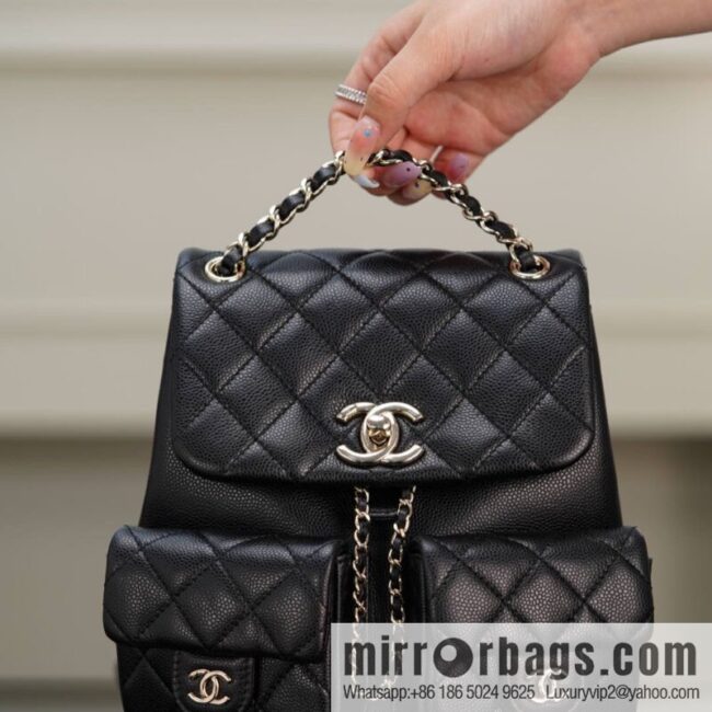 wsxc1748011652833_0_jpg-800x800eeiu2afhpcn12928_20250625173913.jpg 𝗖𝗛𝗔𝗡𝗘𝗟 23P new Duma shoulder, cowhide, medium black 🔛 AS3860