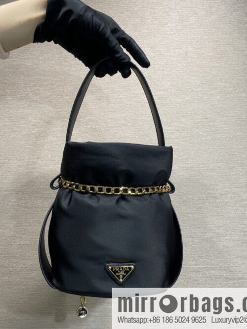 wsxc1748870381298_0_jpg-800x800glcyktffyro6989_20250625033824.jpg PRADA 🎉 new catwalk model 🎉 1BE088 rich small bucket 🎉🎉 black