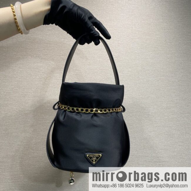 PRADA 🎉 new catwalk model 🎉 1BE088 rich small bucket 🎉🎉 black