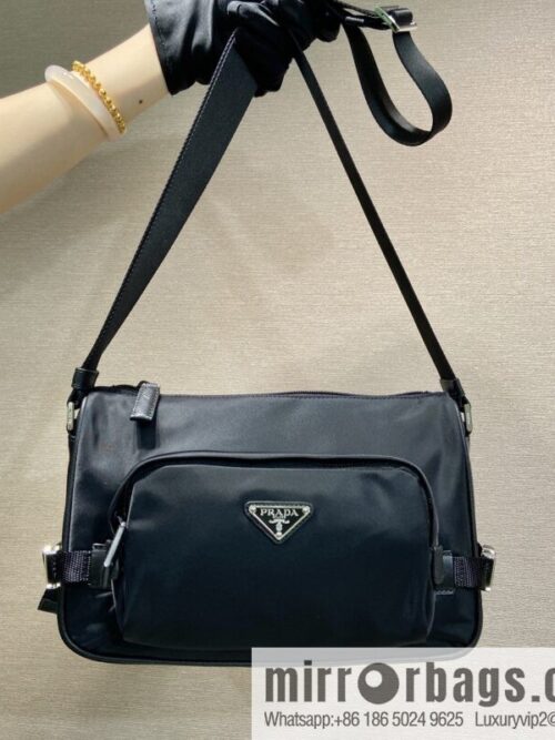 wsxc1748959597548_0-800x800qjfvgopwlsi6372_20250625033214.jpg PRADA 🎉 new mailman bag 🎉🎉 2VH192 small🎉🎉