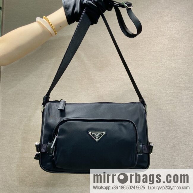 PRADA 🎉 new mailman bag 🎉🎉 2VH192 small🎉🎉