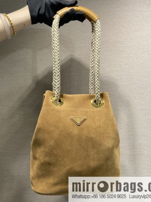 wsxc1749654310554_0_jpg-800x800oqfmexvvkkb5742_20250625032608.jpg PRADA 🎉 new bucket bag 🎉 1BE082 suede🎉🎉