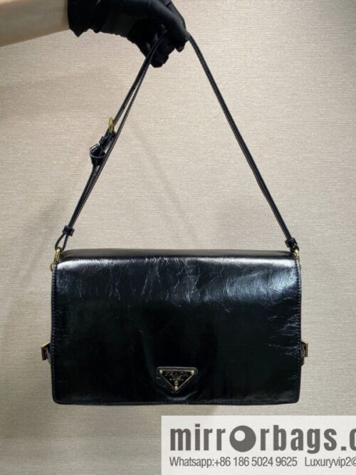 wsxc1749654548790_0_jpg-800x800uur51qryk4t5727_20250625032558.jpg PRADA 🎉 new oil wax leather 🎉🎉 1BD385L🎉