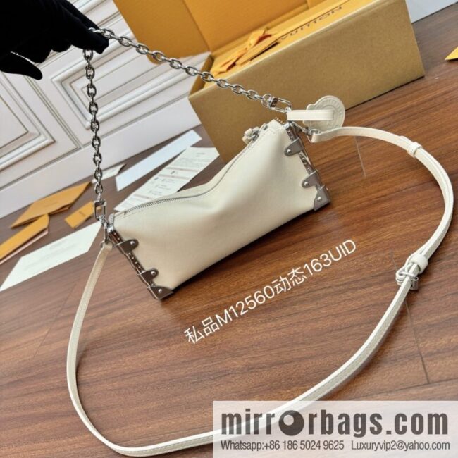LV M12560 Slim Trunk