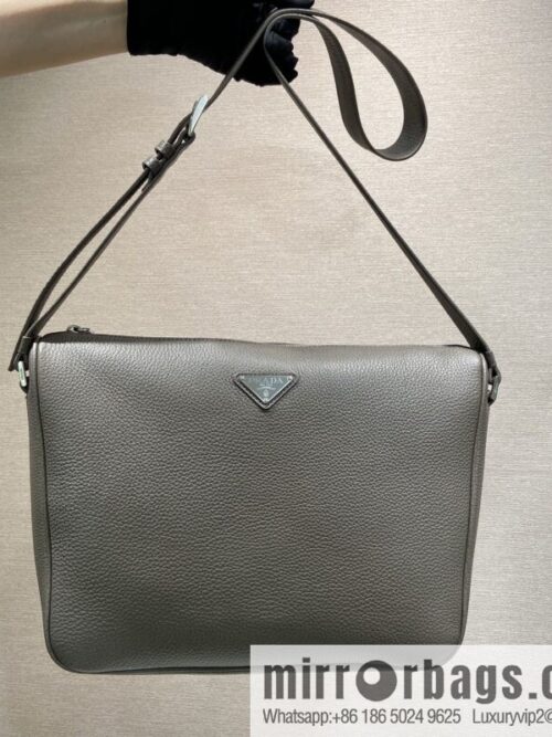 PRADA 🎉 new mailman bag 🎉 2VH182 leather shoulder strap 🎉🎉 gray