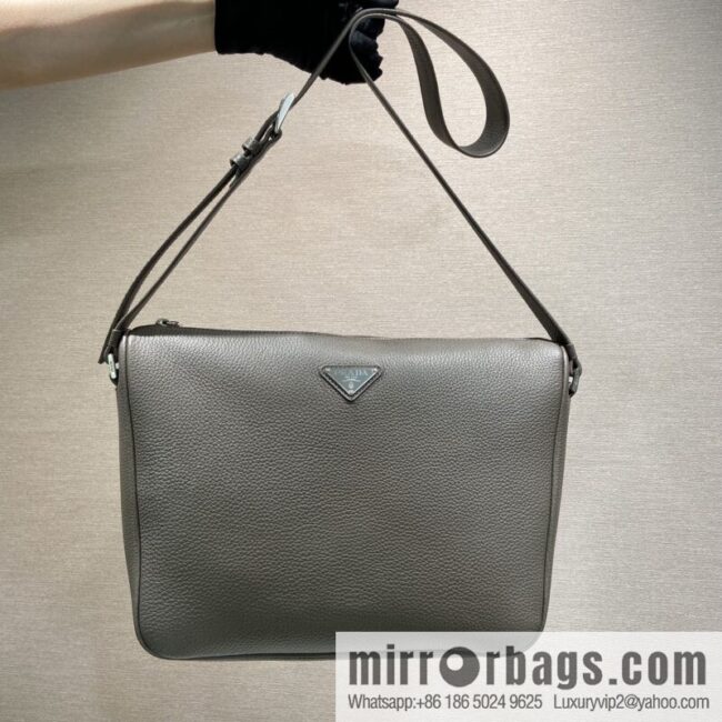PRADA 🎉 new mailman bag 🎉 2VH182 leather shoulder strap 🎉🎉 gray