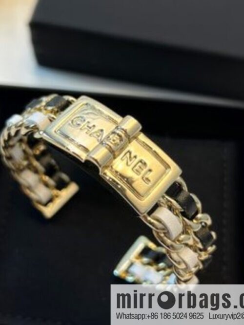 2022070604362218-800x8001v3jw3djhmu15910_20250716011816.jpg New ☑️ Chanel double c black and white leather rope open bracelet