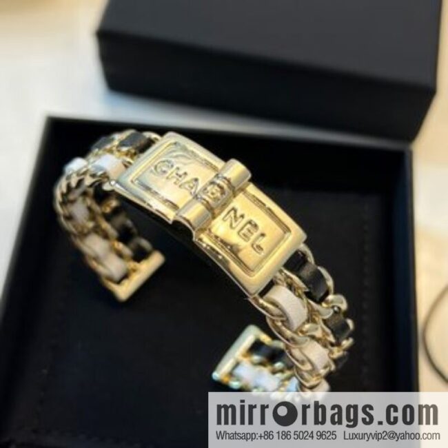 2022070604362218-800x8001v3jw3djhmu15910_20250716011816.jpg New ☑️ Chanel double c black and white leather rope open bracelet
