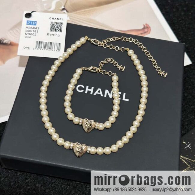 IMG_0088-800x800gt3ykbcjzpd91263_20250702002800.jpg ❗️New ❗️☀️ New ☑️ Chanel Double C Peach Heart Love Pearl Bracelet Necklace ☀️
