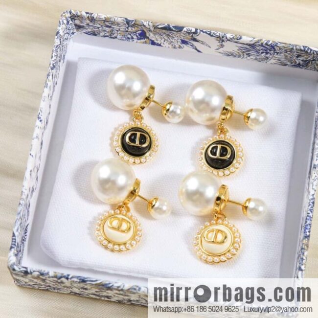 New ☑️ Dior CD drip oil size pearl stud earrings