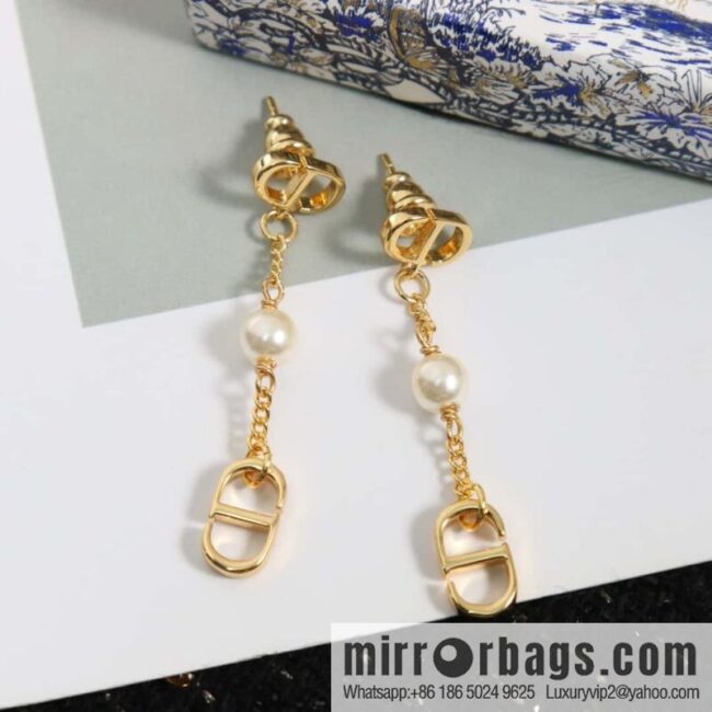 New ☑️ DIOR CD pearl stud earrings
