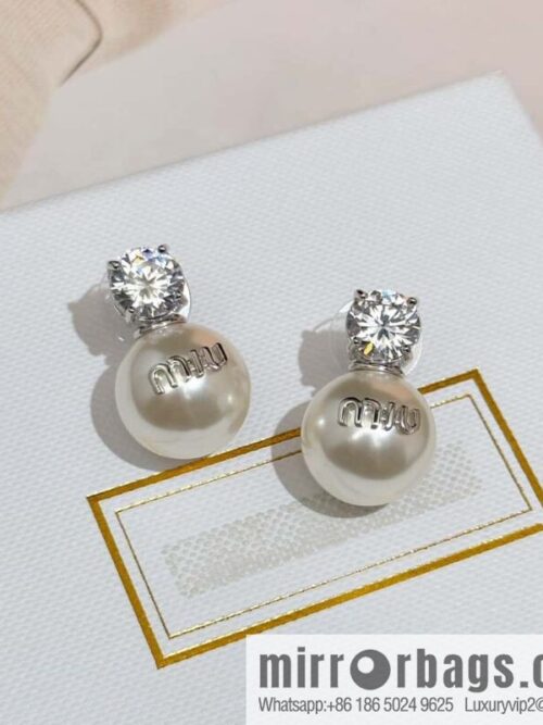 ❗️New ❗️ MIU MIU pearl stud earrings