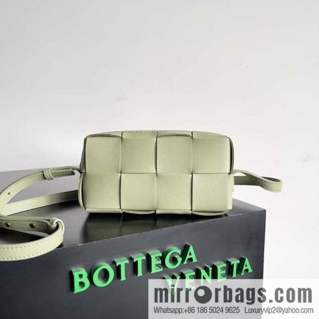 Bv early autumn new Cassette mobile phone bag, messenger bag, model; 755031 travertine green