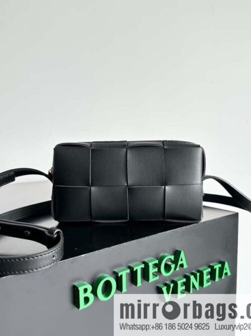 Bv early autumn new Cassette mobile phone bag, messenger bag, model; 755031 black