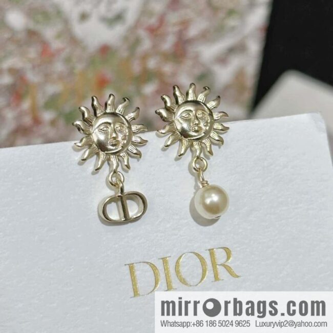 New ☑️ Dior No Sun Pearl CD Earrings Earrings