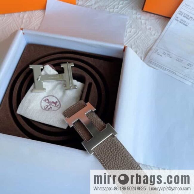 Hermès, the original double-sided version is the classic men\'s 38mm belt with the first layer of leather.