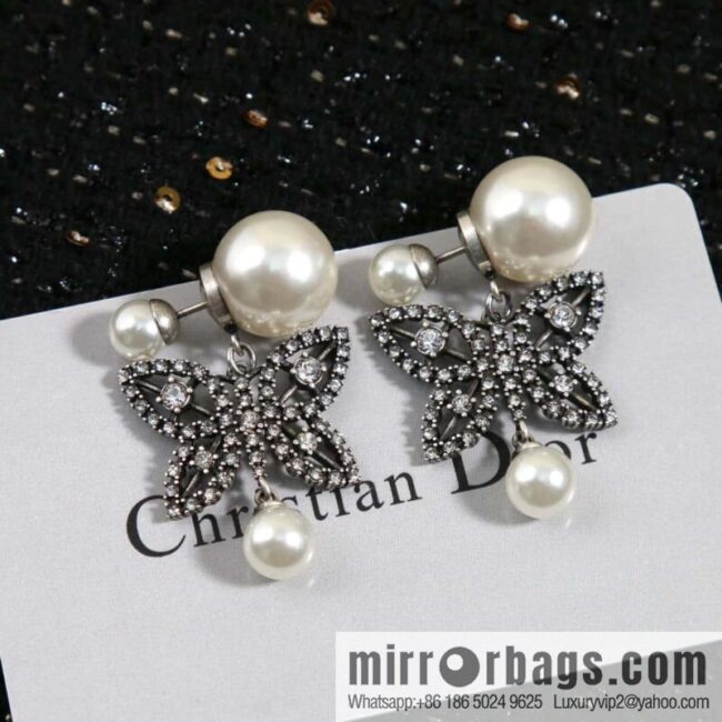 New ☑️ DIOR size pearl bow stud earrings