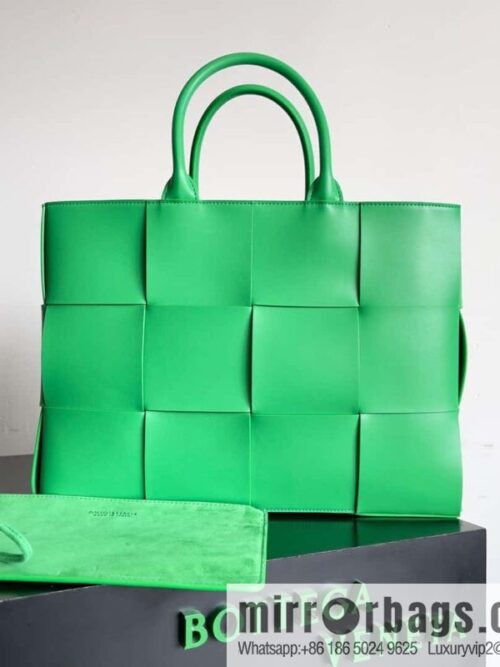 38Cm small four grid B home 2023 early spring new Arco Tote clutch bag model; 729244 Intreccio woven leather (fabric) tote handbag
