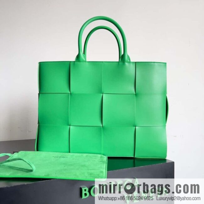 IMG_0411-800x800mkjweqr34k571148_20250719030837.jpg 38Cm small four grid B home 2023 early spring new Arco Tote clutch bag model; 729244 Intreccio woven leather (fabric) tote handbag
