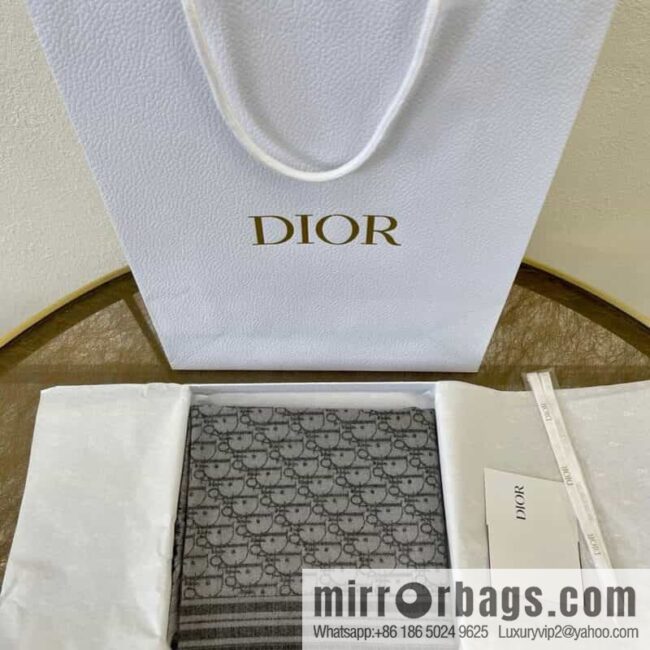 IMG_0480-800x800fnyg10xjuus93139_20250702012400.jpg Dior Oblique Printed Men\'s Cashmere Scarf 93E0008A0320_C585