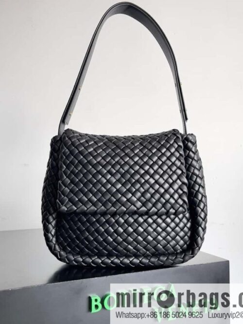 BV autumn and winter new model, Faye Wong same style, classic small weaving pure hand-woven COBBLE shoulder backpack model number: 709418 black
