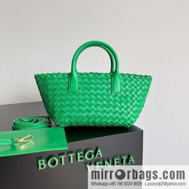 BV Mini Cabat Limited Edition mini vegetable basket BAG model; 709464 green pepper green