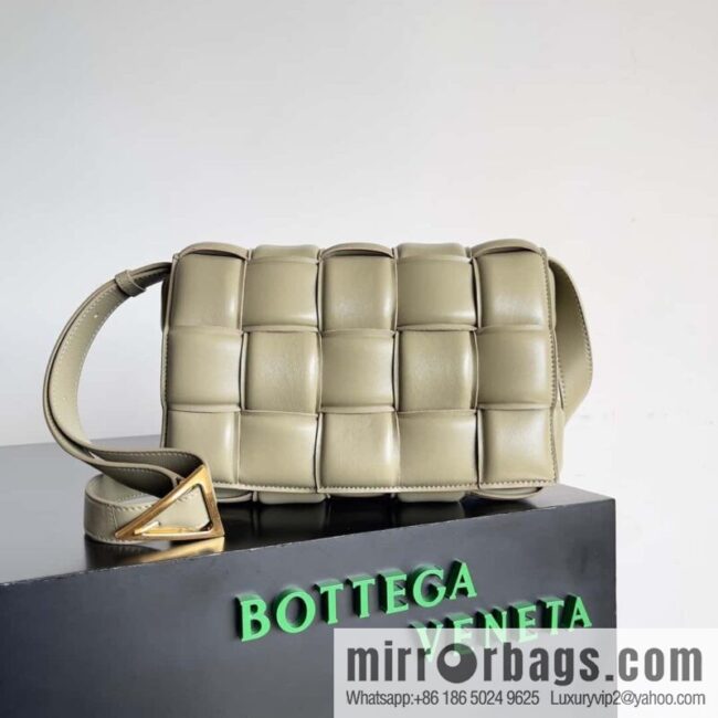 New color~ taupe BV Cassette bag, cassette bag, pillow bag, item number: 70094