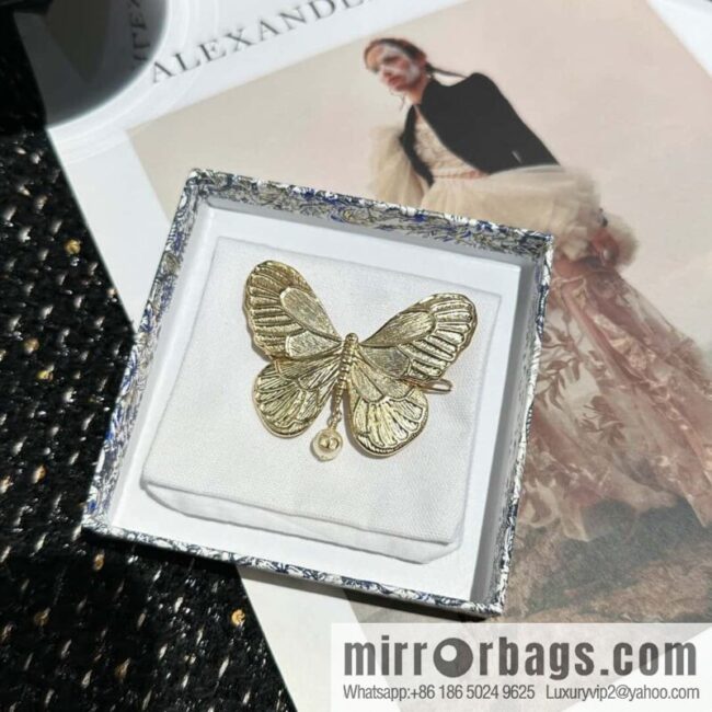 New ☑️ DIOR DIOR MÉTAMORPHOSE butterfly hairpin