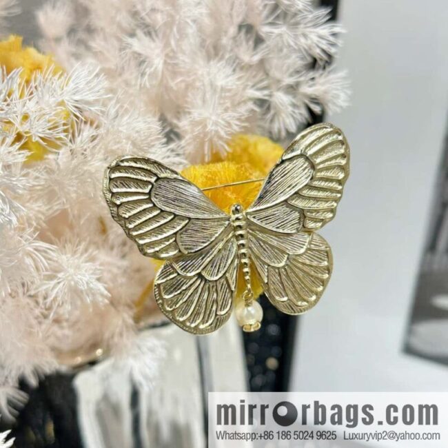 New ☑️ DIOR DIOR MÉTAMORPHOSE Butterfly Brooch