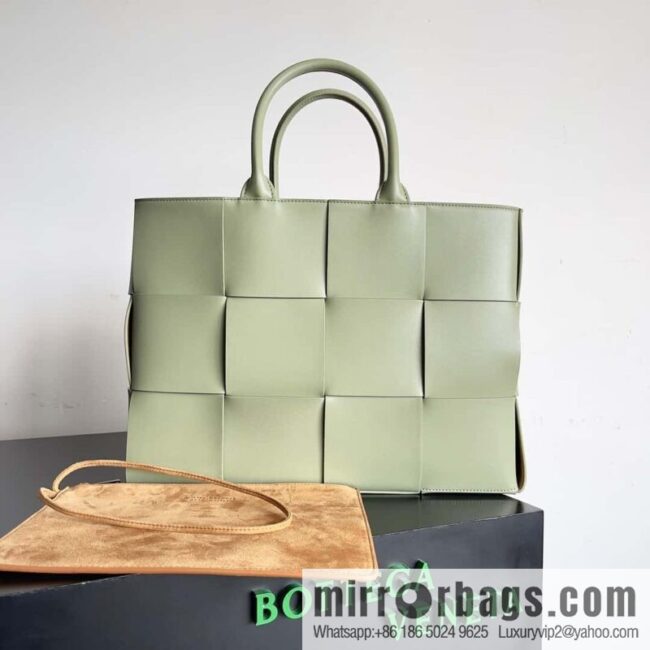 38Cm small four grid B home 2023 early spring new Arco Tote clutch bag model; 729244 Intreccio woven leather (fabric) tote handbag
