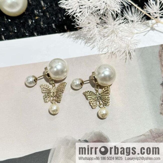 New ☑️ DIOR DIOR MÉTAMORPHOSE butterfly size pearl stud earrings