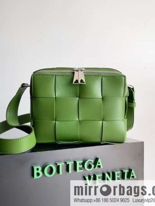 BV Men\'s Camera Bag BV Men\'s 2023 SS Pre Spring New Camera, Model Number: 730027 Green