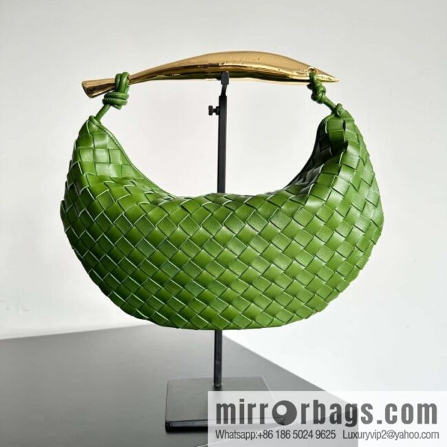 BottegaVeneta2023 new model, Bottega Veneta Bv spring and summer new mini sardines SARDINE model number: 716082 large