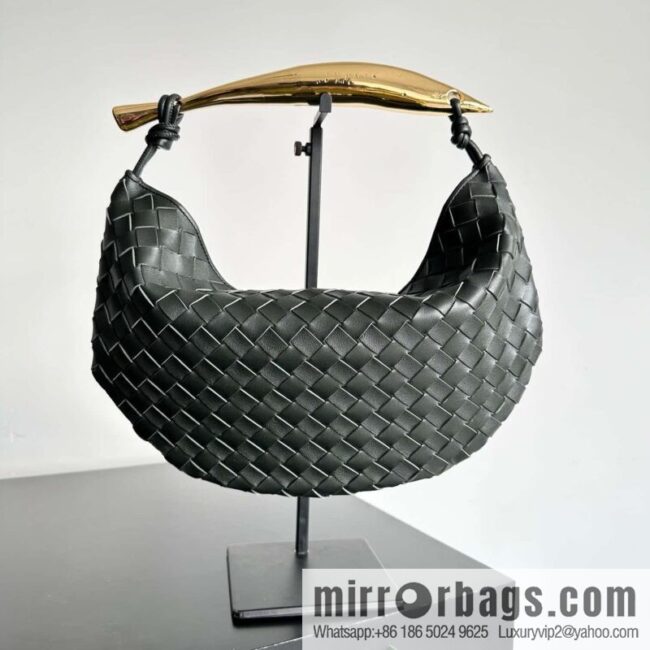 BottegaVeneta2023 new model, Bottega Veneta Bv spring and summer new mini sardines SARDINE model number: 716082 large