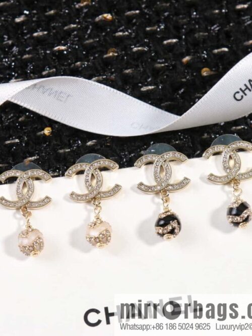IMG_1043-800x8000r2rf4pp5je129424_20250702211549.jpg ☀️New ☑️ Chanel C2 full diamond double c pearl stud earrings ☀️