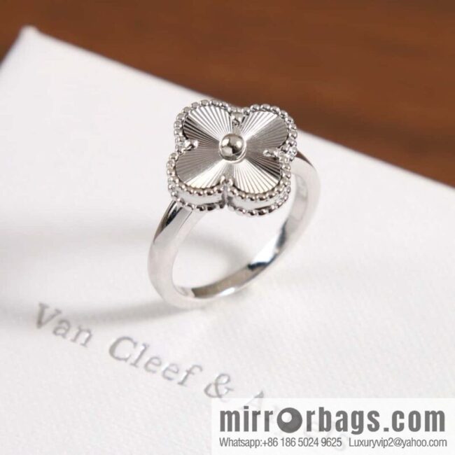 ☀️Van Cleef & Arpels Vintage Alhambra ring Four-leaf clover white gold laser engraved ring ☀