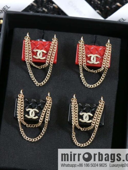 IMG_1094-800x800ffyyr0hlwoq129363_20250702211403.jpg ☀️New ☑️ Chanel C1 double c tassel diamond bag 👜 stud earrings ☀️