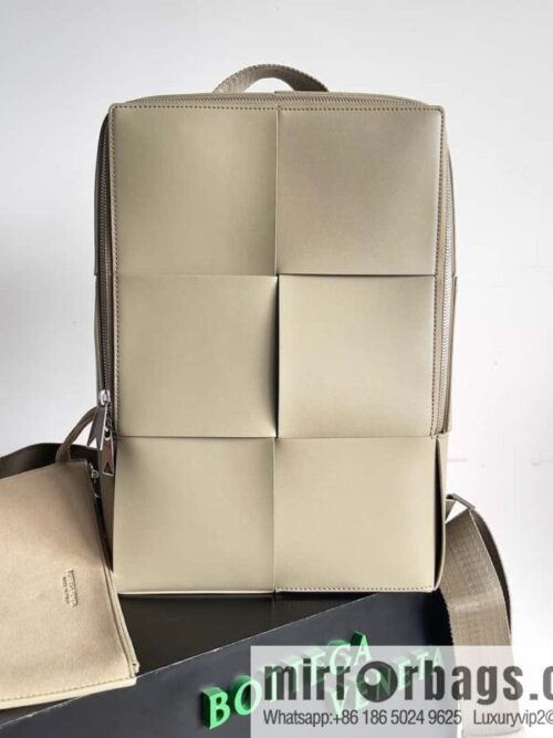 BV\'s latest large woven shoulder backpack model number: 680092