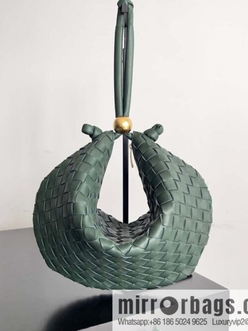 Bottega VenetaBV Turning Bag~ Golden Ball jodie Model number: 701024