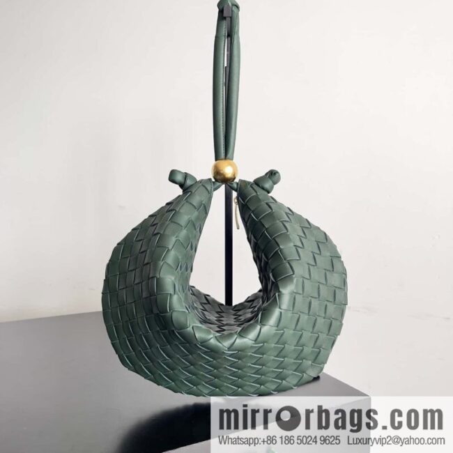 Bottega VenetaBV Turning Bag~ Golden Ball jodie Model number: 701024