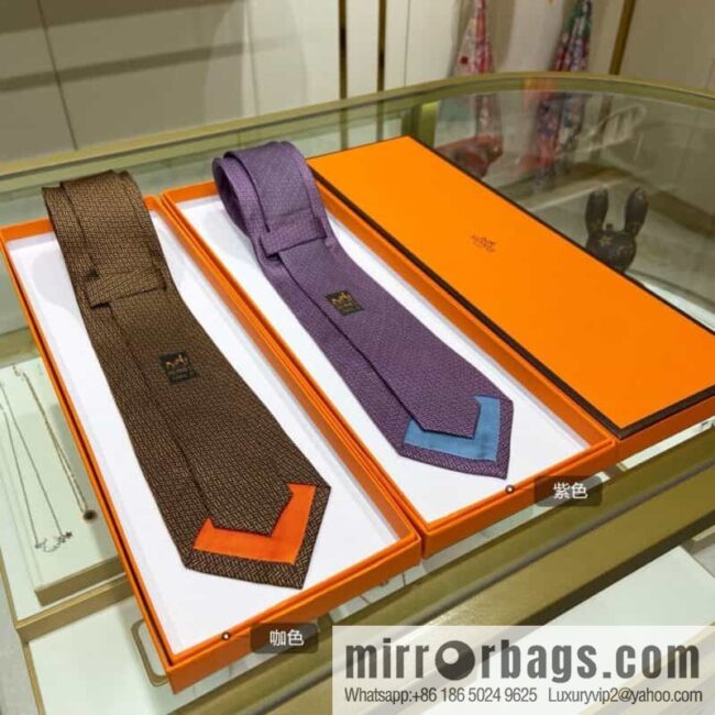 Hermes Plain Textured 100% Top Twill Silk Tie