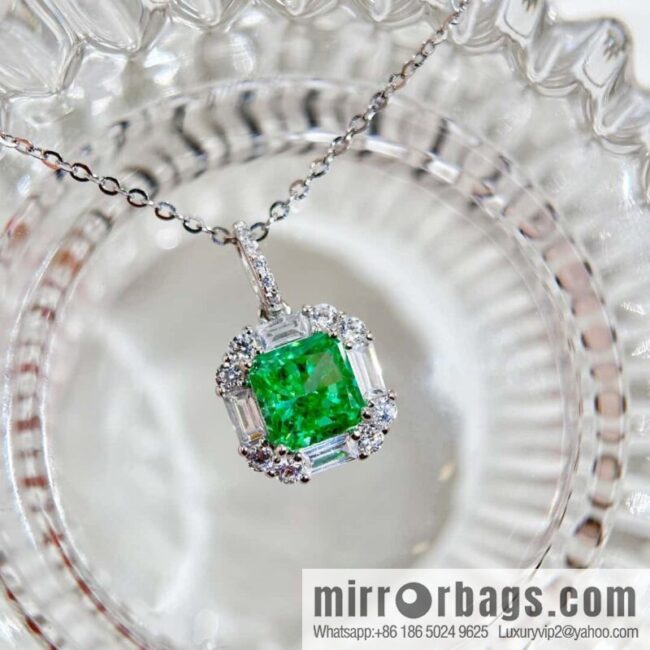 ❗️New ❗️ square green diamond necklace, original single level handmade, engraved with complete 925 sterling silver material electroplated k gold