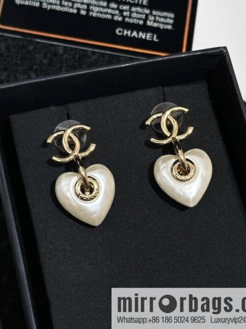 IMG_1404-800x800bnlslojtxfo90650_20250702001030.jpg ❗️New ❗️ Chanel stud earrings ☀️ new ☑️ Chanel c2 peach heart love stud earrings ☀️