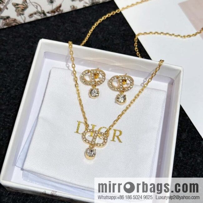 IMG_1425-800x800ffjz3vezpte90617_20250702000930.jpg New ☑️ Dior full diamond CD necklace earrings stud earrings