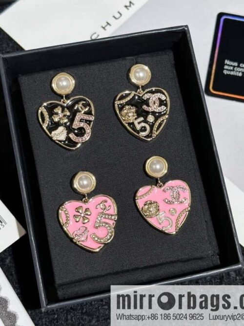 IMG_1470-800x800z1cptnehgnq90562_20250702000746.jpg ❗️New ❗️ Chanel stud earrings ☀️ new ☑️ Chanel c2 double c peach heart love stud earrings ☀️