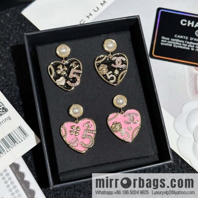 ❗️New ❗️ Chanel stud earrings ☀️ new ☑️ Chanel c2 double c peach heart love stud earrings ☀️