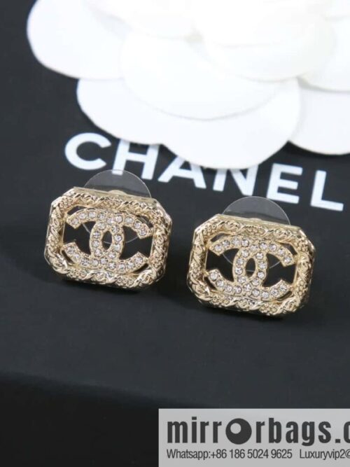 IMG_1505-800x800gi4jbjcagnx129176_20250702210904.jpg ☀️New ☑️ Chanel C1 double c octagon stud earrings ☀️