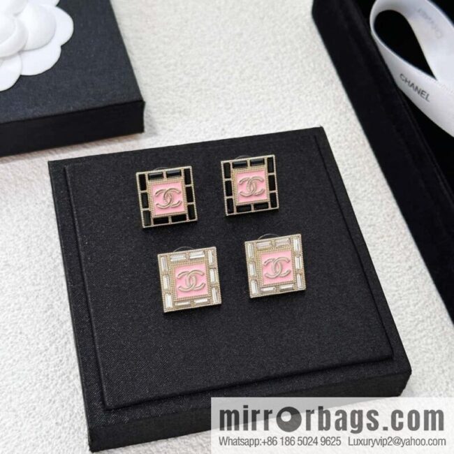 ❗️New ❗️ Chanel stud earrings ☀️ new ☑️ Chanel c1 double c square stud earrings ☀️