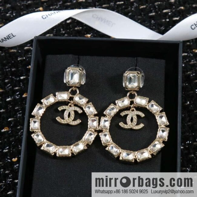 ☀️New ☑️ Chanel C2 double c square diamond round stud earrings ☀️